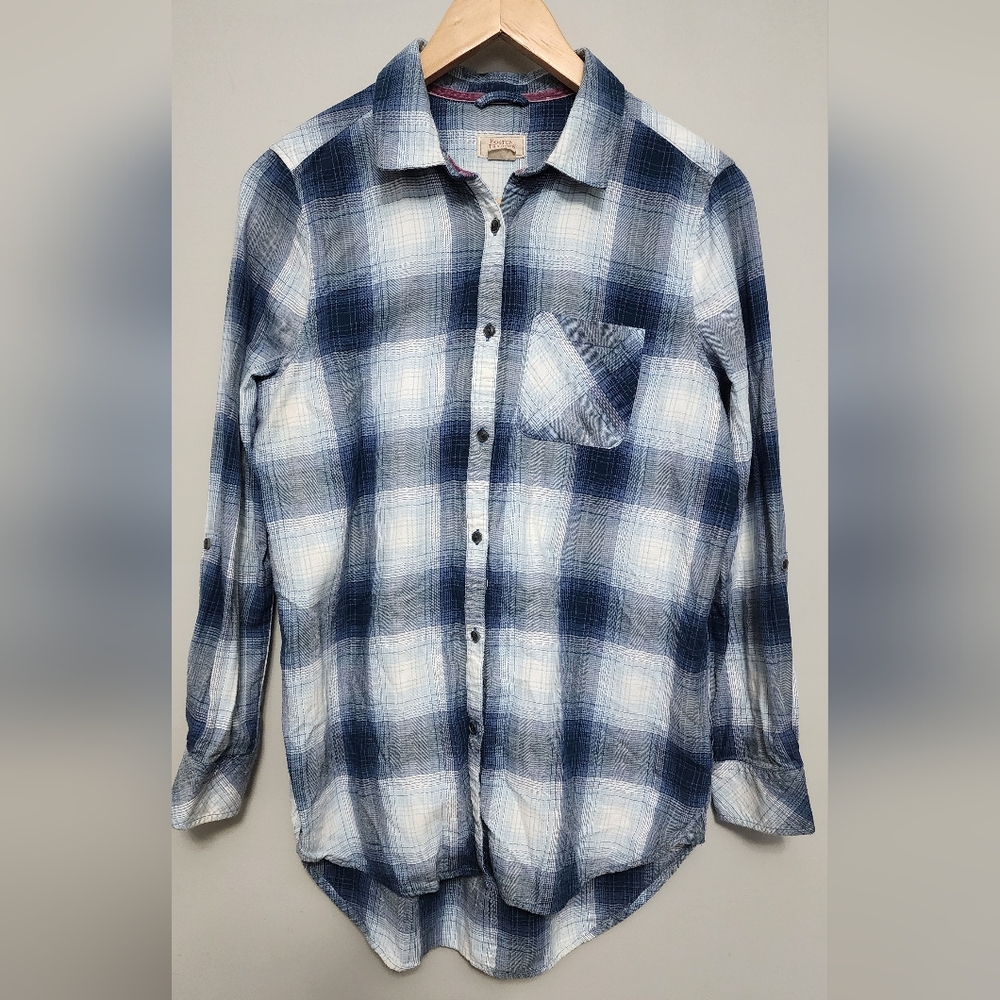 Boston Traders Blue and White Buttom Down Plaid Shirt Size Small